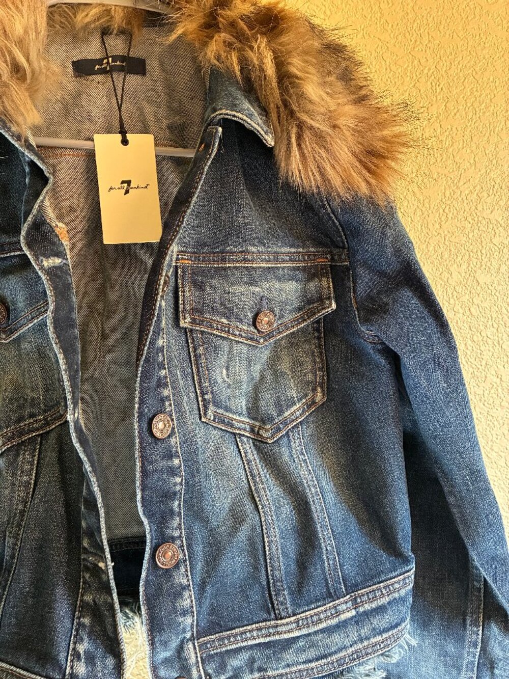 NWT 7 For All Mankind Faux Fur Collar Raw Hem Denim Jacket Dark Wash S - Picture 3 of 10